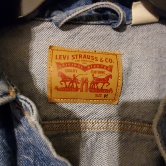 Levi blue Jean jacket - Picture 2 of 3